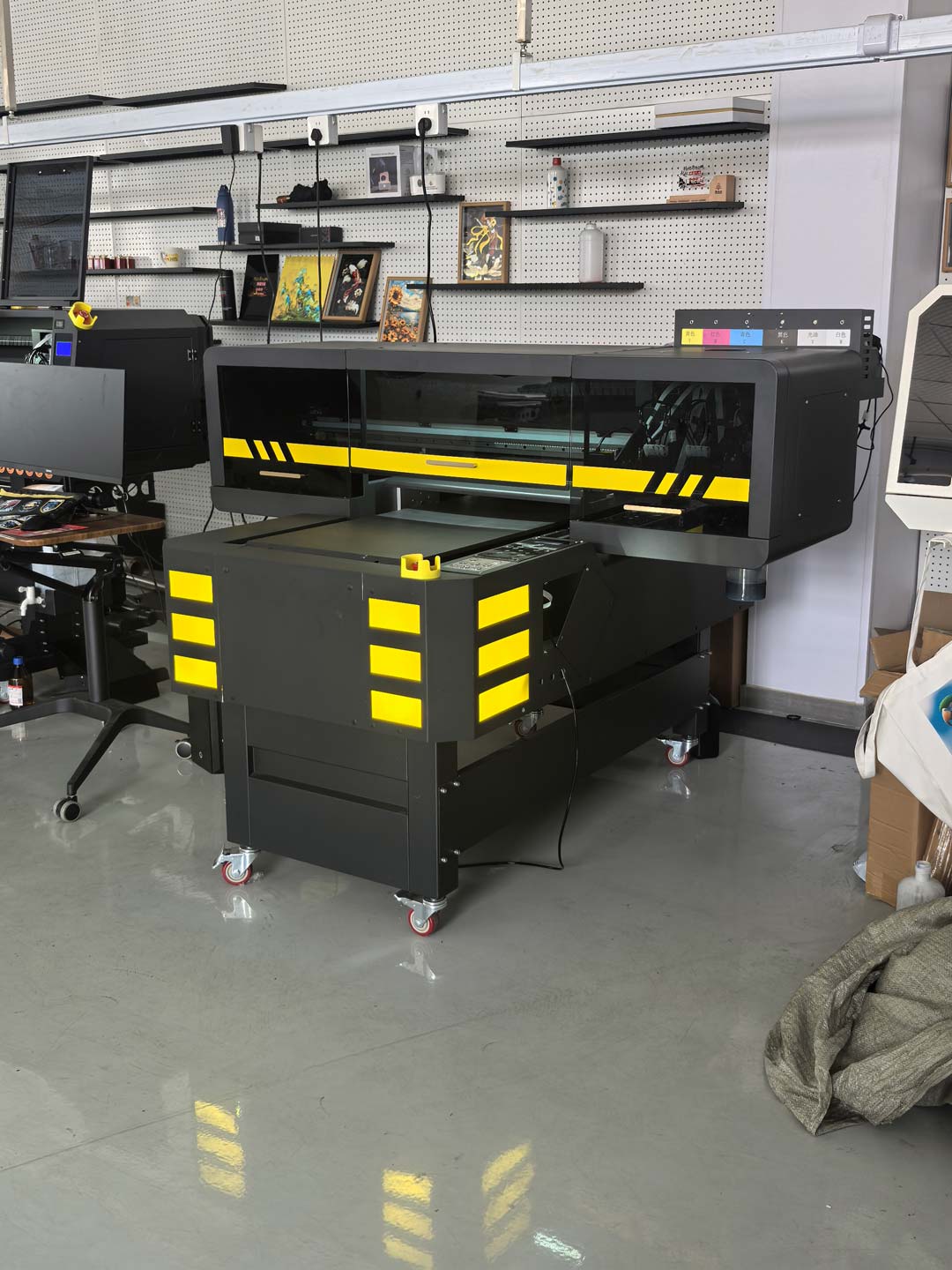 6090 UV Flatbed & Cylindrical Printer | 1200dpi | 180mm Height | 360° Rotary Printing